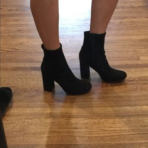 Mia size 7 black ankle boots